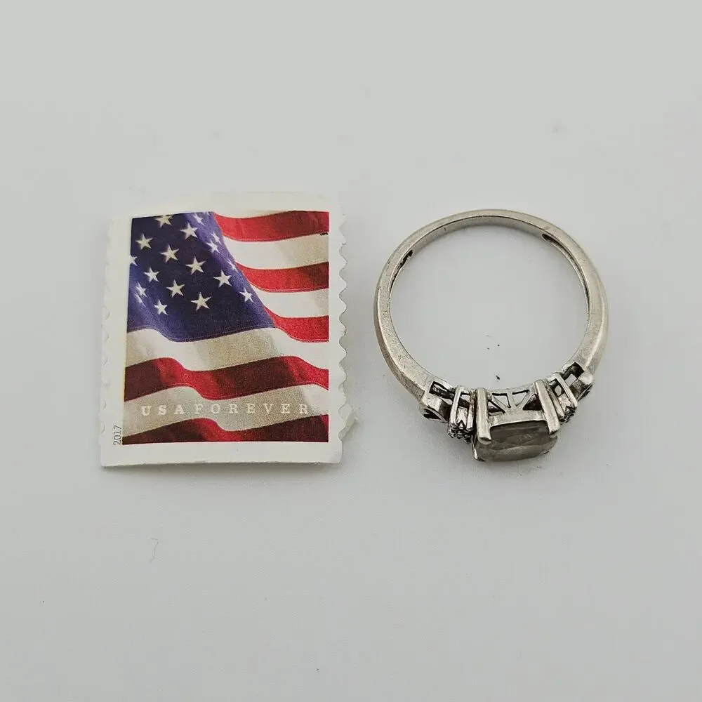 Vintage Silver and White Topaz Ring Size 7.5 - Picture 4 of 5